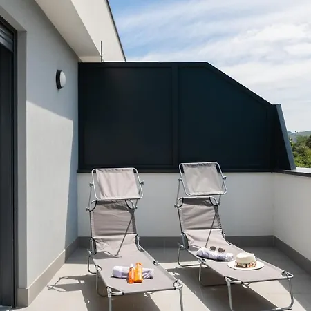 Atico En Llanes Con Gran Terraza, Piscina Y Pista De Paddel Apartment Exterior photo