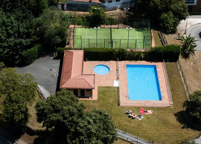 Atico En Llanes Con Gran Terraza, Piscina Y Pista De Paddel